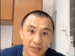 这事儿其实也没有那么绝对的。我好像经常和战友们置换一些东西，也算是一种礼尚往来#一夫 #一夫的武器测试 #军事科普
