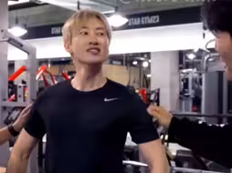 银赫：不健身不就不会受伤了
