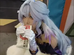 小鸟你在吃什么……