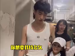 开明的爸爸妈妈疼人的哥哥。我都不敢想这样的家庭有多幸福_伊能静 _恩利 _家庭！
