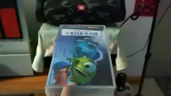 超级罕见  01年 PIXAR（怪物公司）《PIXAR》 日本迪士尼首版VHS，过几天休假部队回马来西亚大姑家把这些专辑带回深圳分享给你们看超级罕见马来西亚王雪