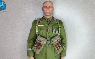 二战北非步兵上尉的MP40弹夹包和水壶挂在哪里？