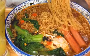 莉莉 超有食欲的泡面吃播合集