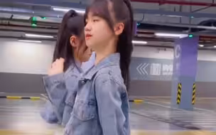 一一丫丫:好洗脑的音乐，已经在脑海里单曲循环了