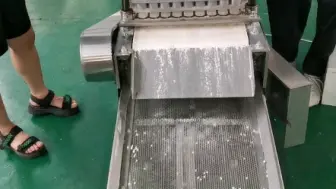 自动压面三刀成型机，江米条油炸生产线