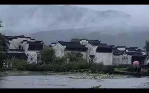 “有约不来过夜半，闲敲棋子落灯花”