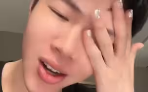 不开任何玩笑 我真的累了
