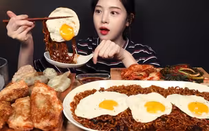 【boki中字】香辣Chapaguri炸酱面搭配饺子吃播