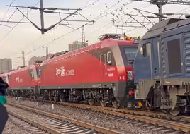 【炸裂！3D串！】HXD2C回送西局西段4台HXD3D快速通过！
