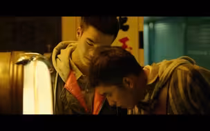 《刻在你心底的名字》在昏暗的灯光下，小攻亲了小受