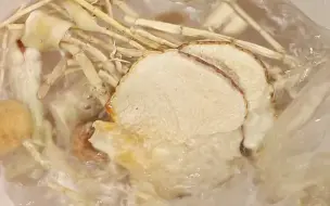 元宵节刚过家里零食肯定很多，家里小朋友零食不离手，平时又不爱喝白开水，内熱躁  ，小嘴讲话有味道，在广东妈妈们都会煲这个#茅根竹蔗糖水 ，如果你没时间煲汤可以试