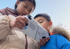 当ROG Ally游戏机带回乡下