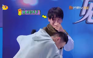 彭彭的假发片成为我未来一年最大的笑点，红红火火恍恍惚惚
