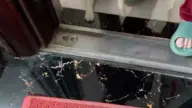 竟然拉在我水杯里，我不要了，谁爱要谁要！