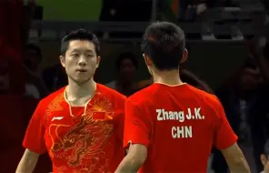 张继科｜责任｜绝不退台 强行侧身反拉 失去重心摔倒 仍稳稳把球拉到对方球台上