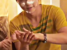 这样的小马 就问谁不想嫁的 嘻嘻嘻……   张艺兴×不说话的爱
