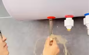 家用热水器建议大家半年清洗一次！