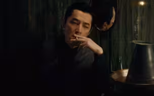 胡歌这画面或许也会成为经典，有当年哥哥张国荣经典画面的感觉