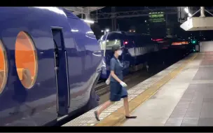 午夜的南海电铁和可爱的车掌