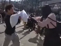 战蕾tv之枕头大战