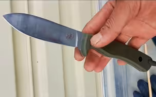 长狼说刀，详细讲解小ESEE AGK户外小直，体验欧美猎文化多功能剥皮刀