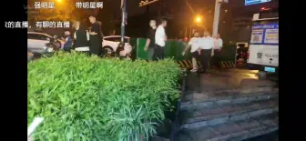 三尬神酒吧排队臊皮，遇到高配401，独特视角指挥妹子打lol手游，结尾被拿下！