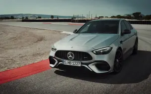 【中字】全新梅赛德斯AMG C63s E Performance赛道评测 - 