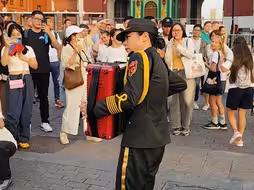 【救世主塔军乐节】手风琴独奏，当《当那一天来临》在红场奏响，解放军军乐团