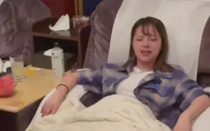 小美第一次做足疗哈哈哈 那感觉太酸爽了