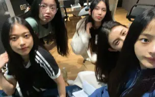 素颜五小梅的问候