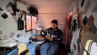 小房车穷游真好，适合追寻诗和远方，还不用淋雨住桥洞