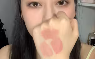 请大数据把这两支口红打底推荐给深唇！！