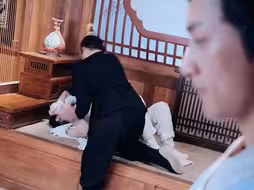 夫君，你就眼睁睁看着我受欺负？