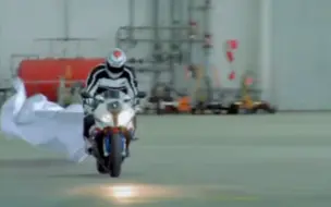 这车很会扯啊！BMW宝马 S1000 RR摩托车宣传广告片