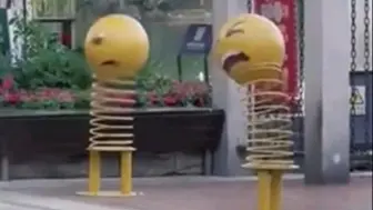 “卧槽，有脏东西！”
