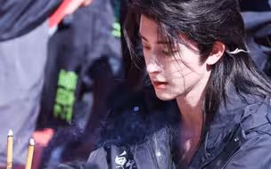 白月梵星男主妆造也太可了吧，帅哥贴脸开大，仙侠脑袋陷进去了，请边拍边播谢谢