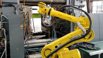 发那科机器人应用,fanuc,西门子200smart，注塑机