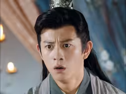 一个人尽皆知的大傻子却被赐婚两位美人
