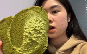 暴食治愈vlog-谁懂框框吸奶油的快乐！抹茶奶油卷