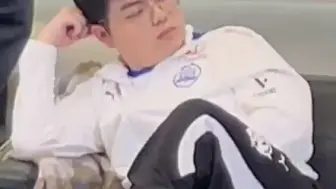 阳教的沙发拉伸日常
