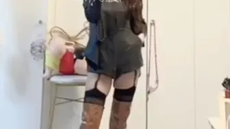当你觉得你的世界不再是一个人的时侯你即将变成一个人