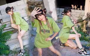 她穿Sneakers踩我，她心里有我⁄(⁄ ⁄•⁄ω⁄•⁄ ⁄)⁄