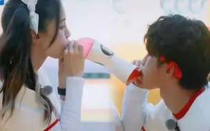 会一起耍帅 也会一起奇奇怪怪