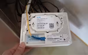 光猫的密码复杂又麻烦？宽带师傅教你一招，连光猫WiFi不再是难事