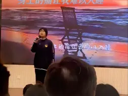 学校实力唱将一首《风雨彩虹 铿锵玫瑰》实力把我征服！