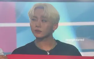 正面横幅：“韩国三大帅哥元彬、玄彬、BOO SEUNGKWAN