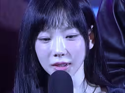 看了眼tag才认出是泰妍  动脸真的要克制啊