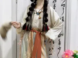 “按照你们中原的习俗，你应该跟我回大漠 ”
