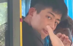 手球运动员单习振。