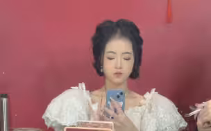 只会又哭又闹大吼大叫谢谢